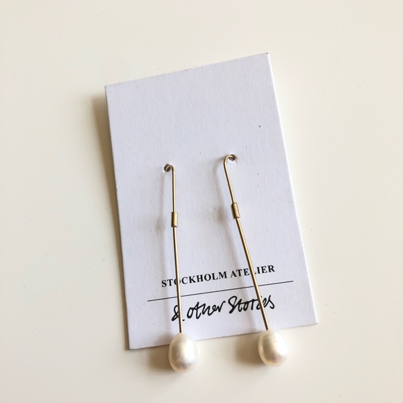 & Other Stories Jewelry - NWT & other stories pearl earrings